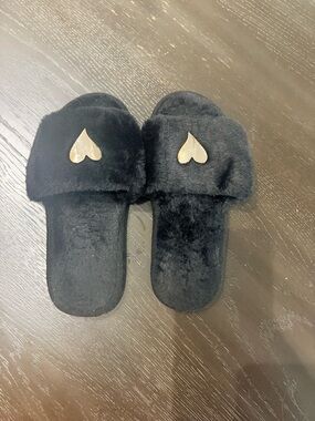Black Faux Fur Heart Slide Slippers - Women